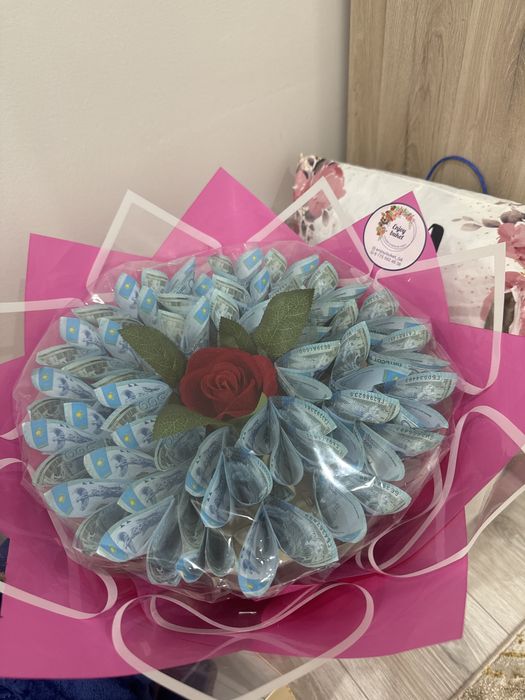 деньги цветы 20тысяч тенге