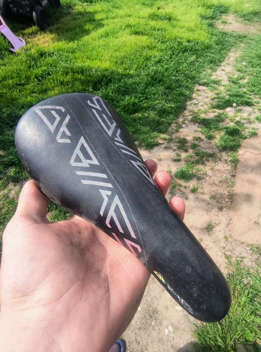 Vând piese bicicleta