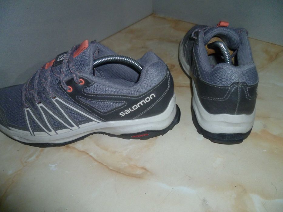 Salomon туристически обувки №37