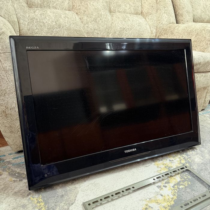 Продам телевизор 80см