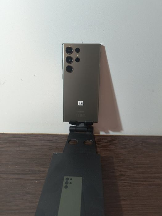 Samsung S23 Ultra impecabil, nefolosit