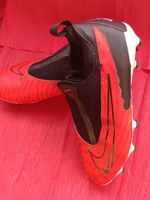 Бутонки Adidas Predator/36 и Nike Phantom/38