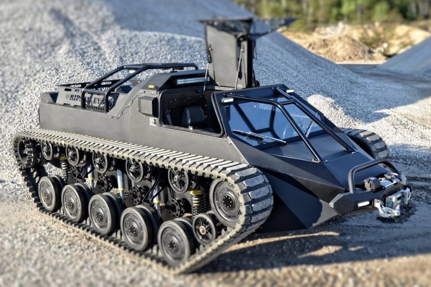 Проходимая техника. Вездеход Ripsaw ev2. Гражданский танк Ripsaw ev2. Ripsaw ev3 f1. Гусеничный вездеход Ripsaw ev2. Ragnar.