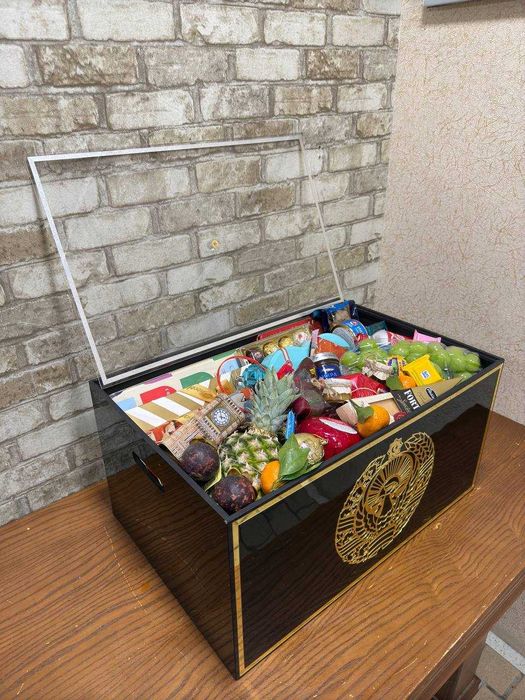 Премиум подарки корпоративные Оптом Сундуки мясные, фруктами и сладкие