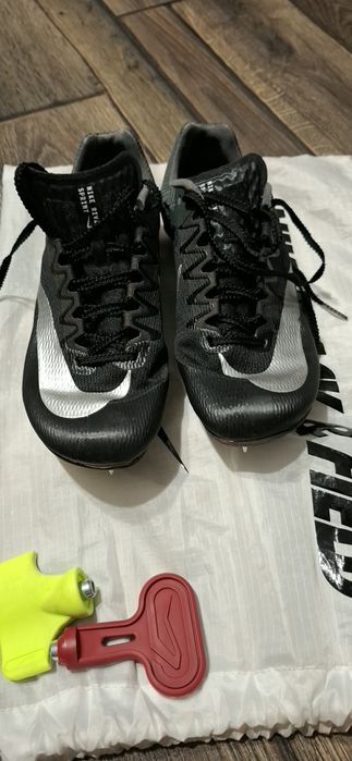 Шпайкове Найк за лека атлетика