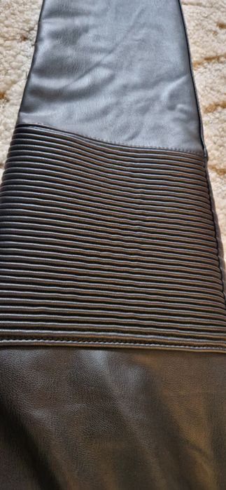 Кожено панталон Zara