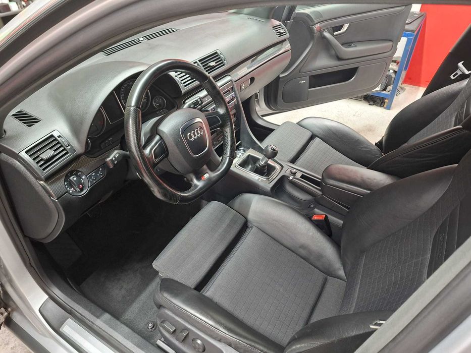 Audi S4 4.2 Бензин
