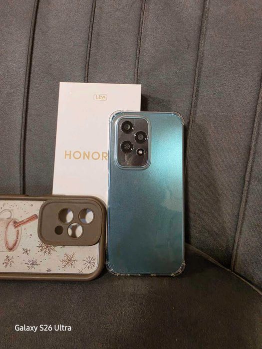 Продавам Honor 200 lite