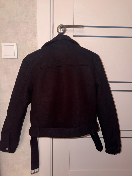 Продам верхнюю одежду  б/у