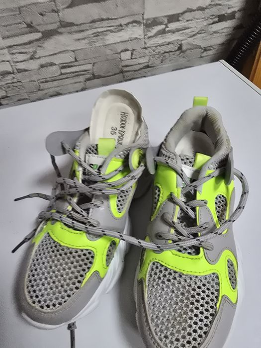 Продам кроссовки.