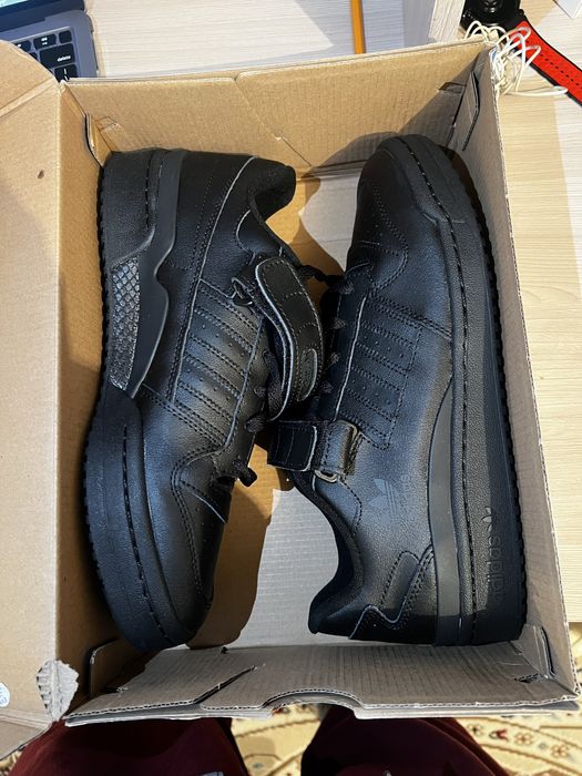 Adidas Forum low black