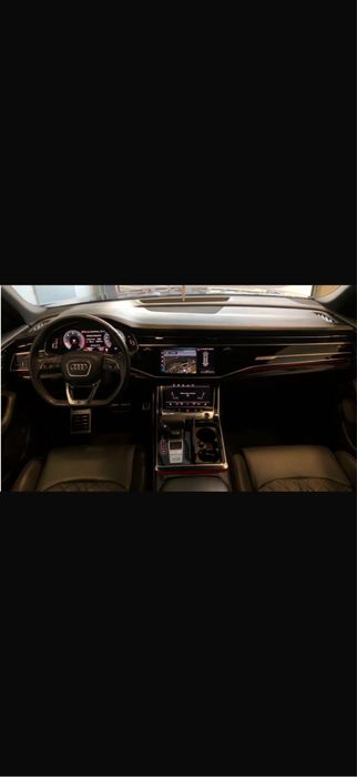 Plansa bord AUDI Q8