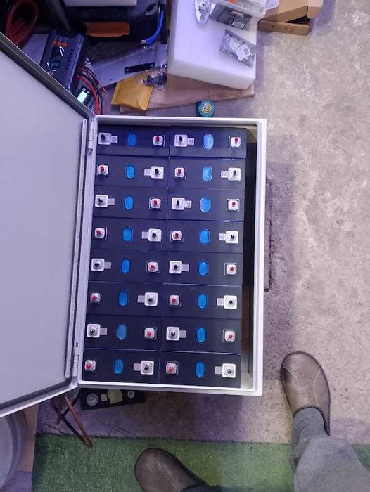 Соларна система ПРОМО. Инвертор 11kw,LiFePO4 EVE 16,12kw,20 панела.