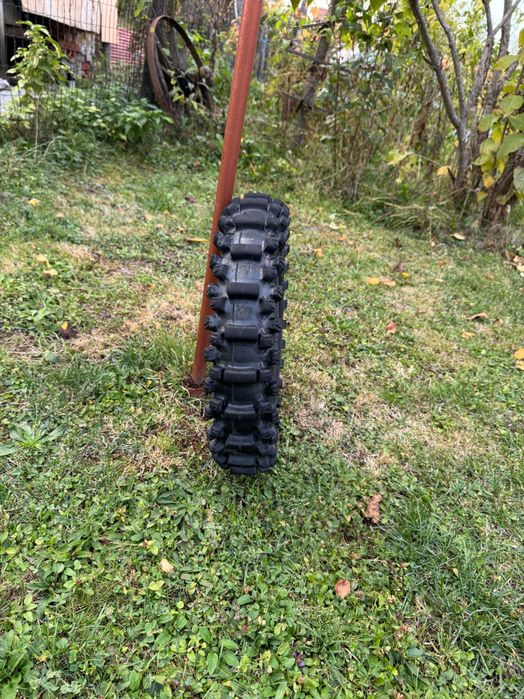 Здравеѝте,продавам задна гума Dunlop 90/100-12  46m