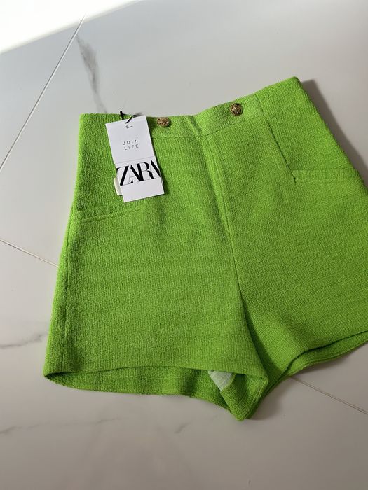Zara къси панталонки от туид с висока талия с етикет