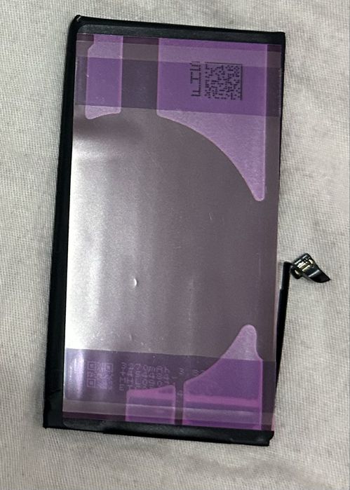 Баторея и крышка на iPhone 12