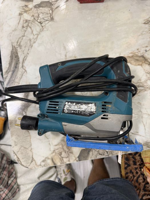 Makita JV0600 650W професионален прободен трион