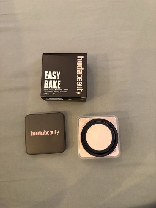 Pudra Easy Bake Huda beauty Cupcake