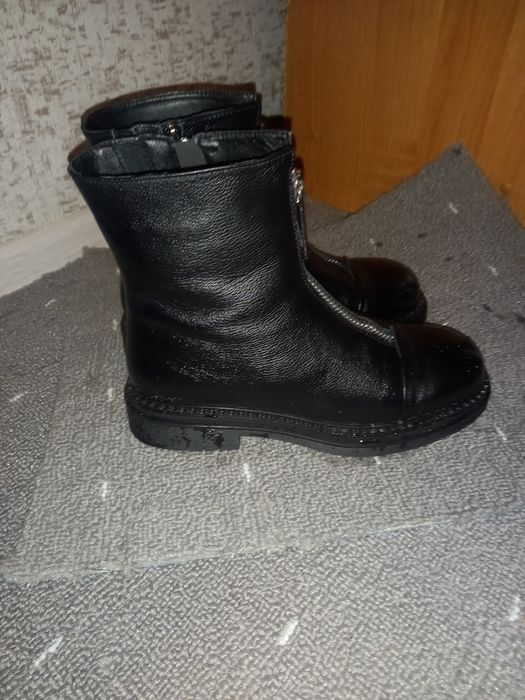 Продам  зимние ботинки