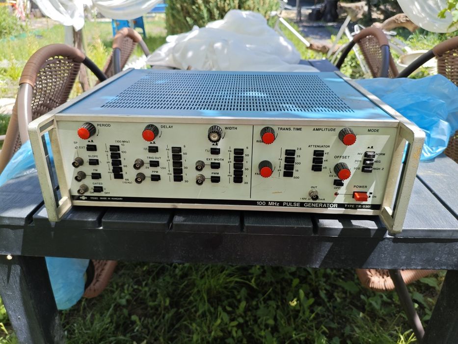 EMG TR-0308 (100 MHz Pulse Generator
