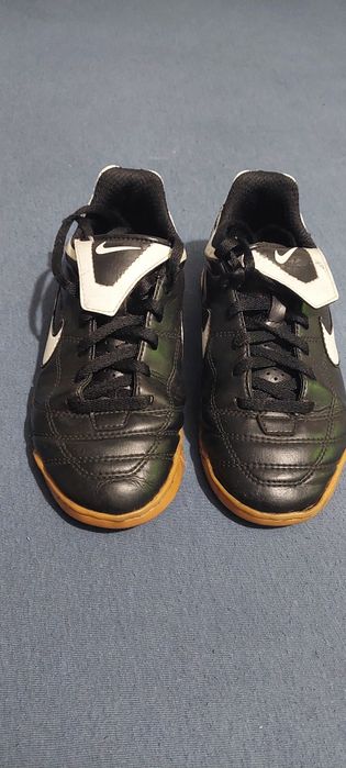 Adidași Nike pentru sala nr 33