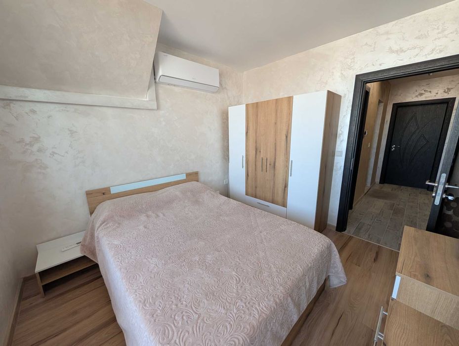 Продава тристаен апартамент в кв. Струмско с АКТ 16