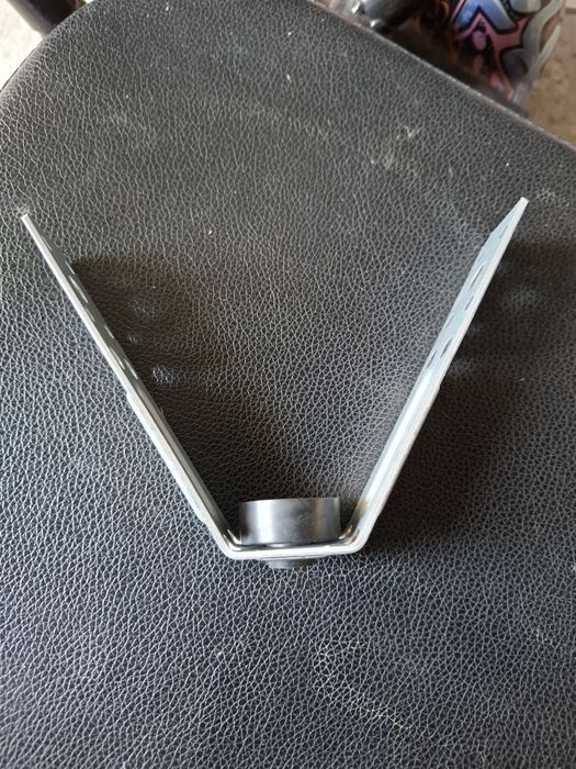 Clema V - Holder