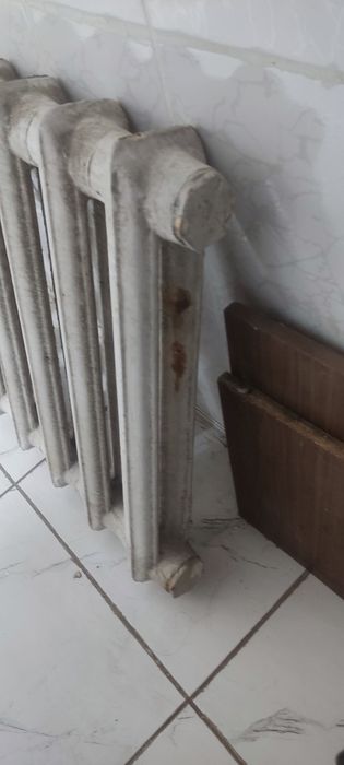 Продам батарея радиатор  чугун б/у