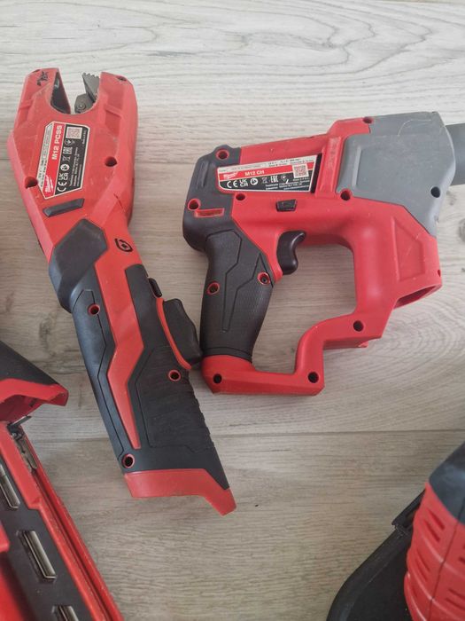 Scule    Milwaukee m12