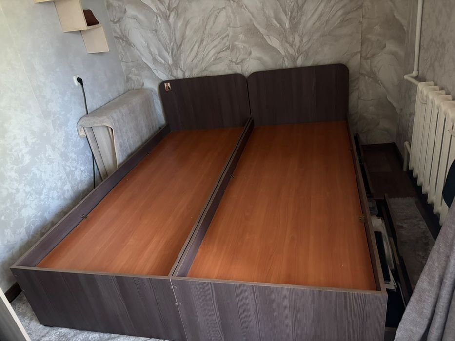 Продам две  кровати