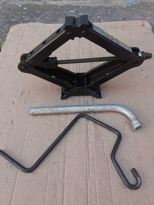 Cric,cheie roti VW Golf, Touran SKODA Octavia,Rapid,AUDI A3,SEAT Leon