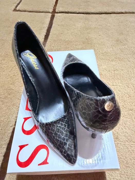 Pantofi damă Guess, mărimea 37 – model snake