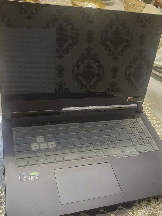 Asus ROG Strix G713QE