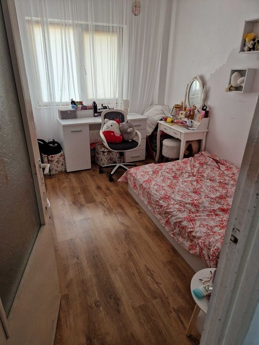 Apartament cu 4 camere de vanzare