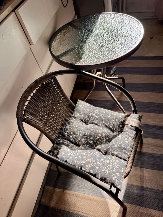 Set masa sticla Jysk + scaun, ideal balcon/terasa/bucatarie