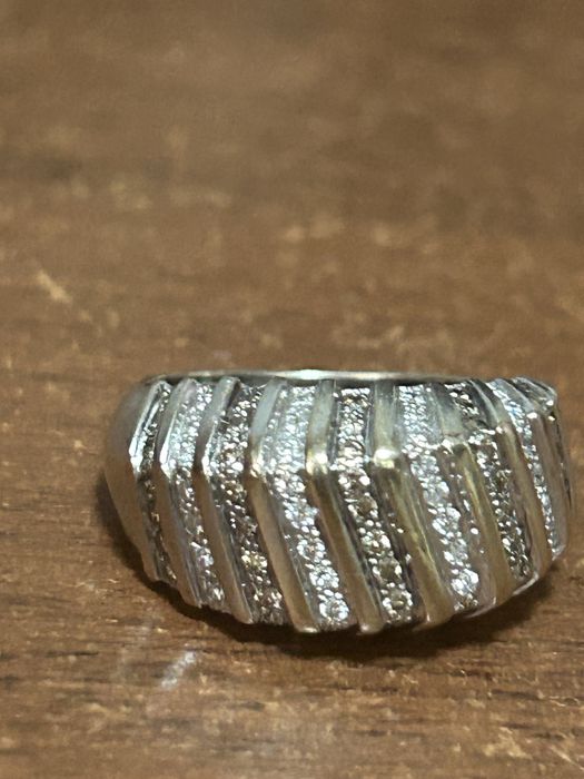 Колько 750 с бриллиантами двух цветов