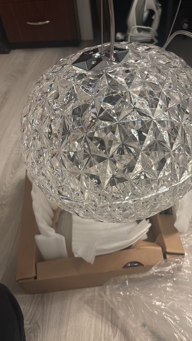 Lampă pendul Kartell Planet LED – transparentă!