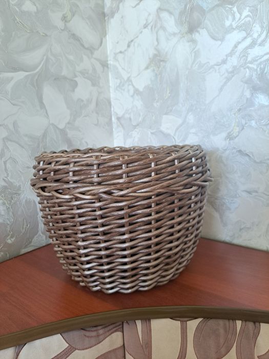 Кашпо из ротанга