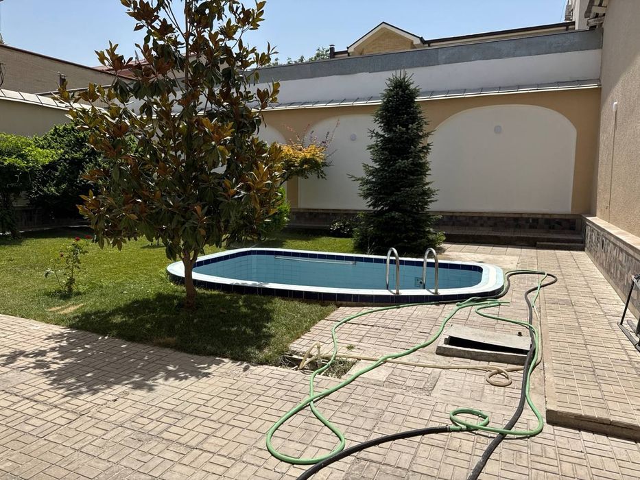 Срочно сдаётся Евродом никитина 4-соток 3-уровень можно под Офис 300м2