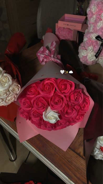 Buchet 17 trandafiri din sapun