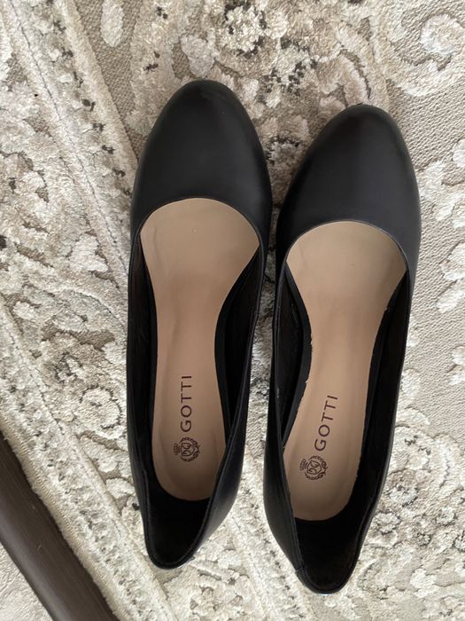 Продам туфли производство Турция