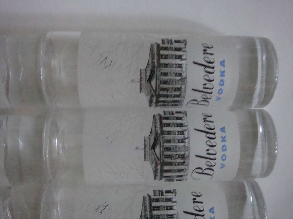 12 чашки за водка "Belvedere"
