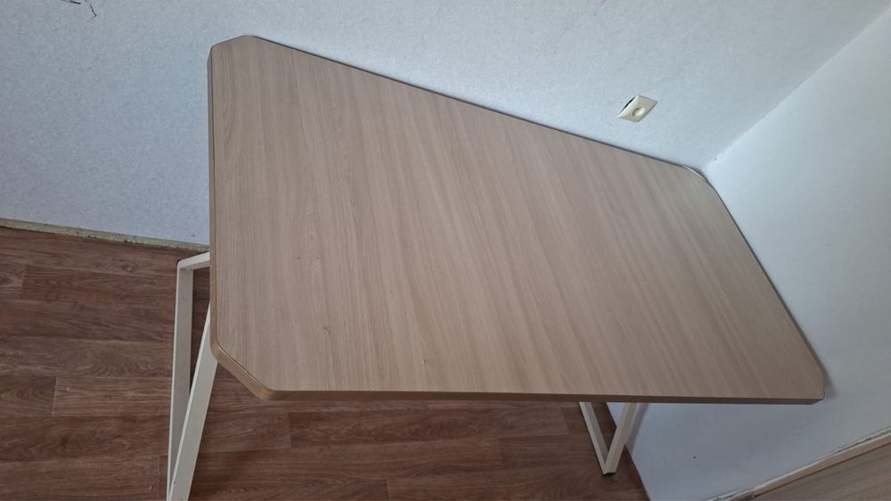 продам обеденный стол со стульями