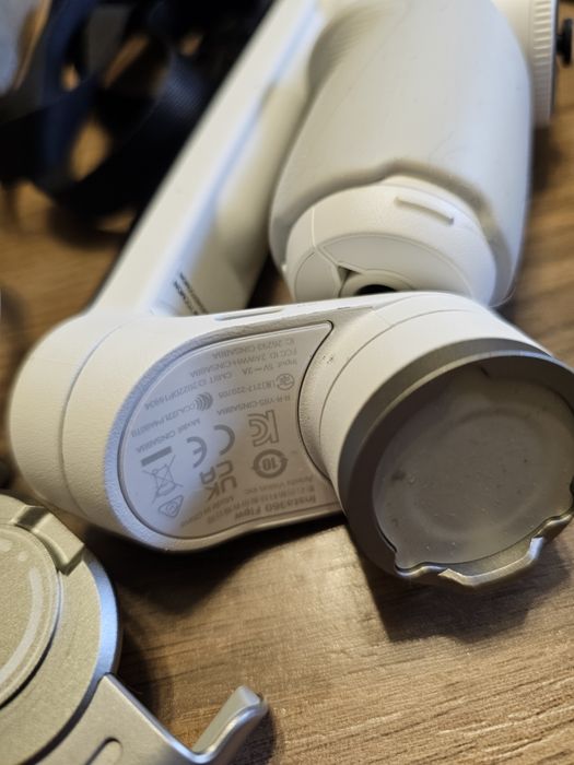 Insta 360 Flow. Model CINSABBA