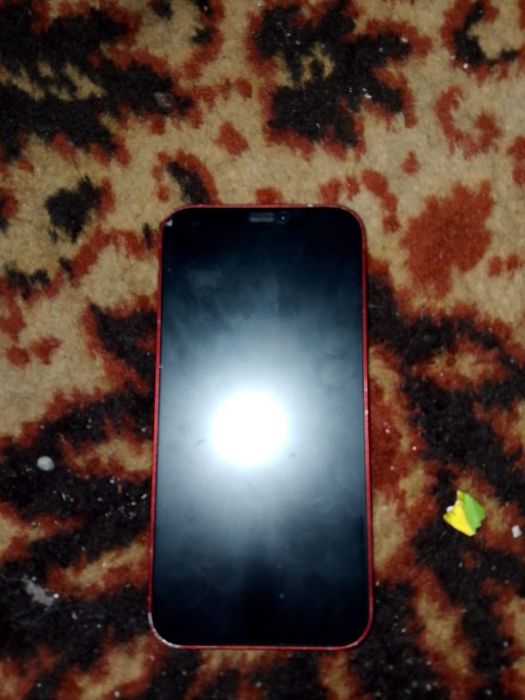 Продам телефон  Аифон 12