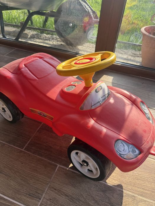 Masinuta copii tip ride on, foarte stabila si rezistenta