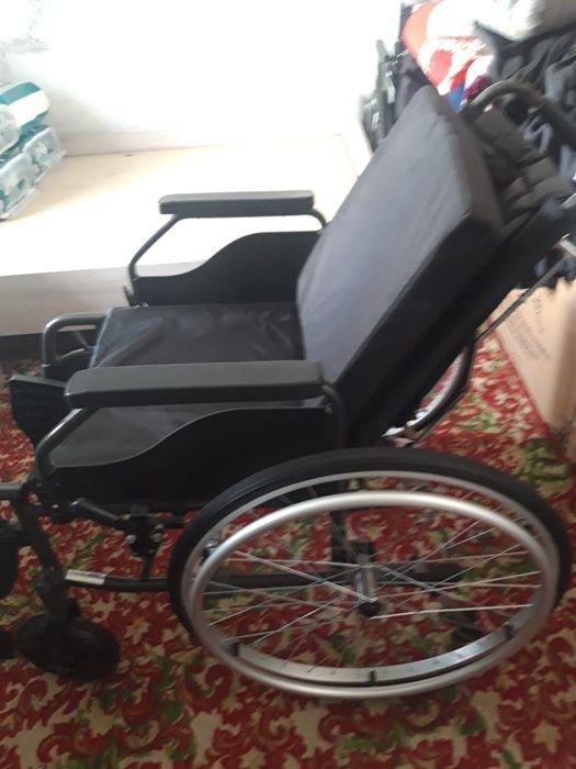 Инвалидной коляски,и стульчик туалет