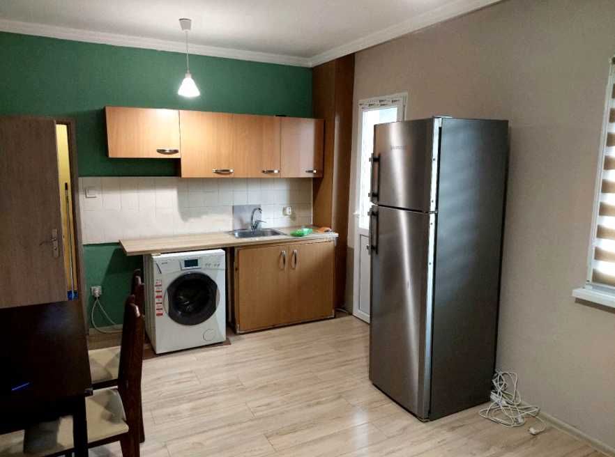 Дава се под наем Четиристаен апартамент в Пловдив, Тракия - 100 кв.м за 375 € - Снимка #1