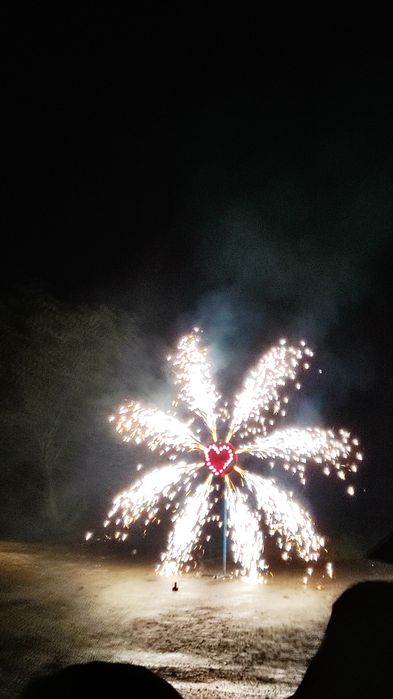 Artificii cununie - artificii gender reveal - artificii exterior nunta