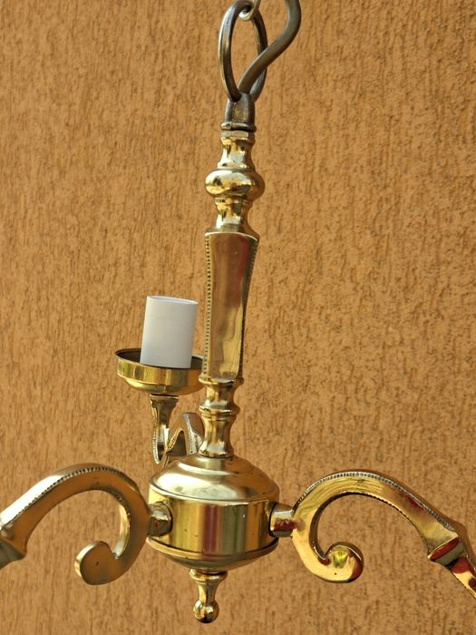 Candelabru, lustra alamă